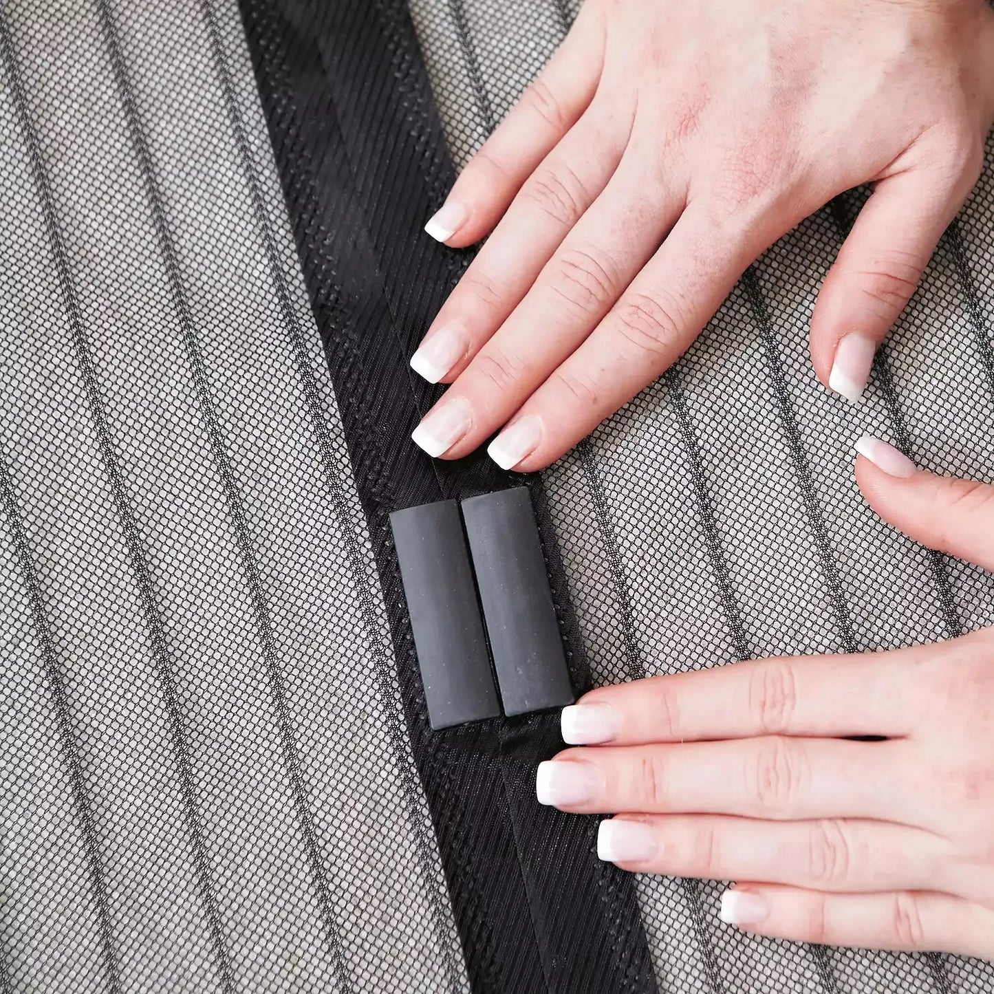 Magic Mesh Deluxe- Hands Free Magnetic Screen Door